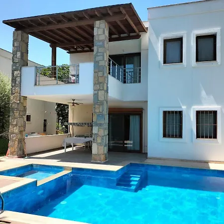 2-bedroom Flat With A Private Swimming Pool شقة *