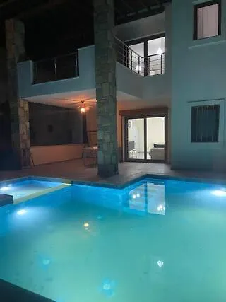 2-bedroom Flat With A Private Swimming Pool شقة بودروم