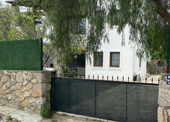 2-bedroom Flat With A Private Swimming Pool بودروم