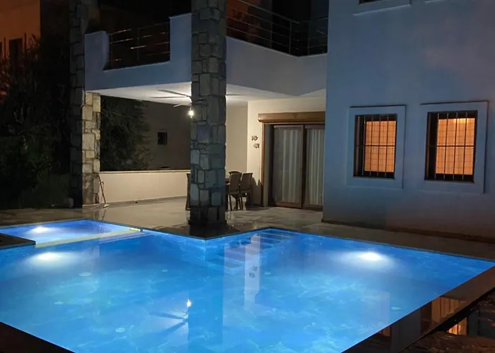 2-bedroom Flat With A Private Swimming Pool
