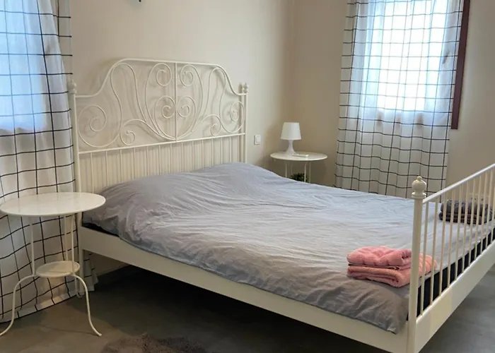 2-bedroom Flat With A Private Swimming Pool *