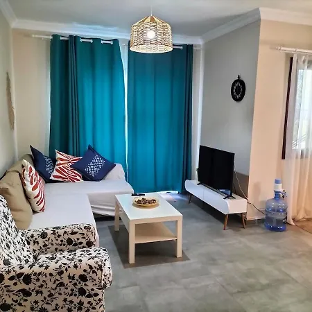 2-bedroom Flat With A Private Swimming Pool Apartmán