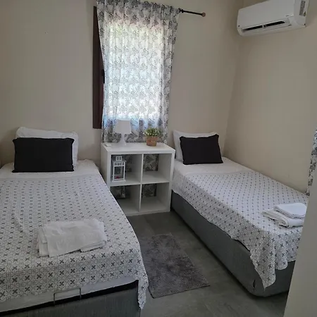 Apartment 2-bedroom Flat With A Private Swimming Pool *