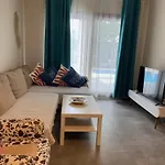 2-bedroom Flat With A Private Swimming Pool * بودروم