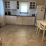 2-bedroom Flat With A Private Swimming Pool شقة بودروم
